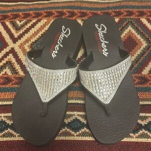 Sketchers flip-flops size 9